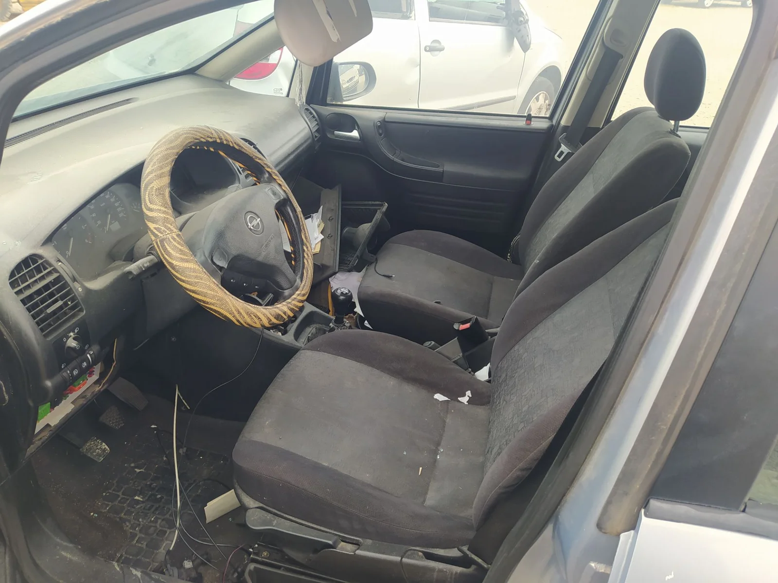 Foto de CINTURON SEGURIDAD DELANTERO IZQUIERDO OPEL ZAFIRA A 2.0 DTI (101 CV / 74 KW)