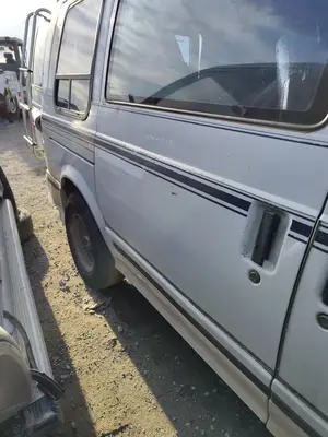 Foto de PUERTA TRASERA DERECHA CHEVROLET ASTRO VAN 4.3 V6 CAT (189 CV / 139 KW)