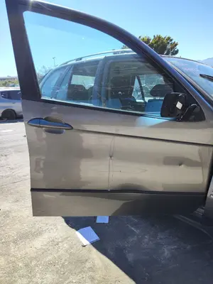 Foto de PUERTA DELANTERA DERECHA BMW SERIE X5 (E53) 3.0 Turbodiesel CAT (218 CV / 160 KW) referencia 41518256824