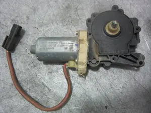 Foto de MOTOR ELEVALUNAS TRASERO DERECHO JEEP GRAND CHEROKEE (WJ/WG) 2.7 CRD CAT (163 CV / 120 KW) referencia 6004PA1063