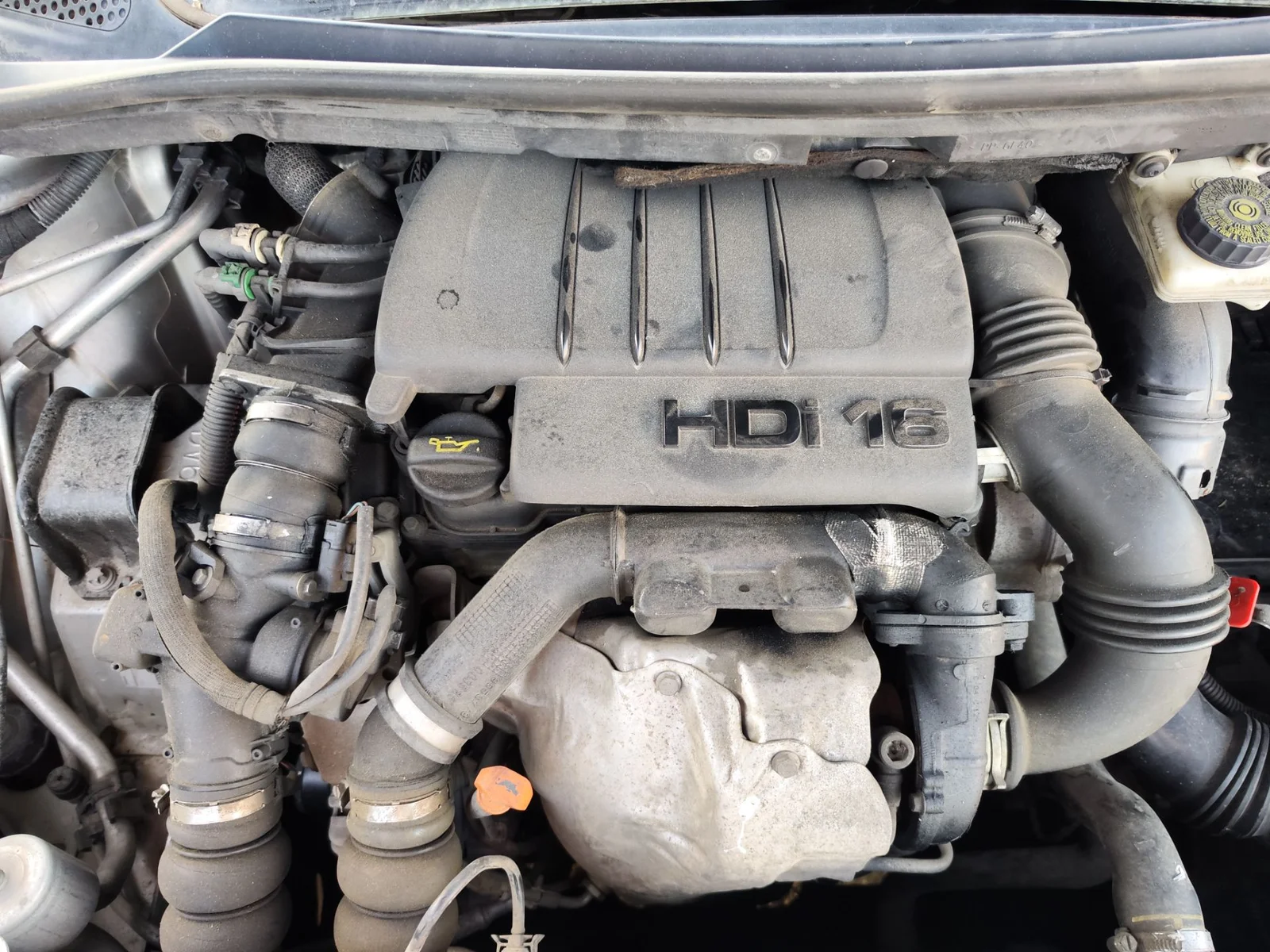 Foto de MOTOR COMPLETO CITROEN C4 BERLINA 1.6 16V HDi FAP (109 CV / 80 KW)