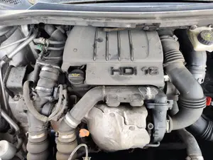 Foto de MOTOR COMPLETO CITROEN C4 BERLINA 1.6 16V HDi FAP (109 CV / 80 KW)