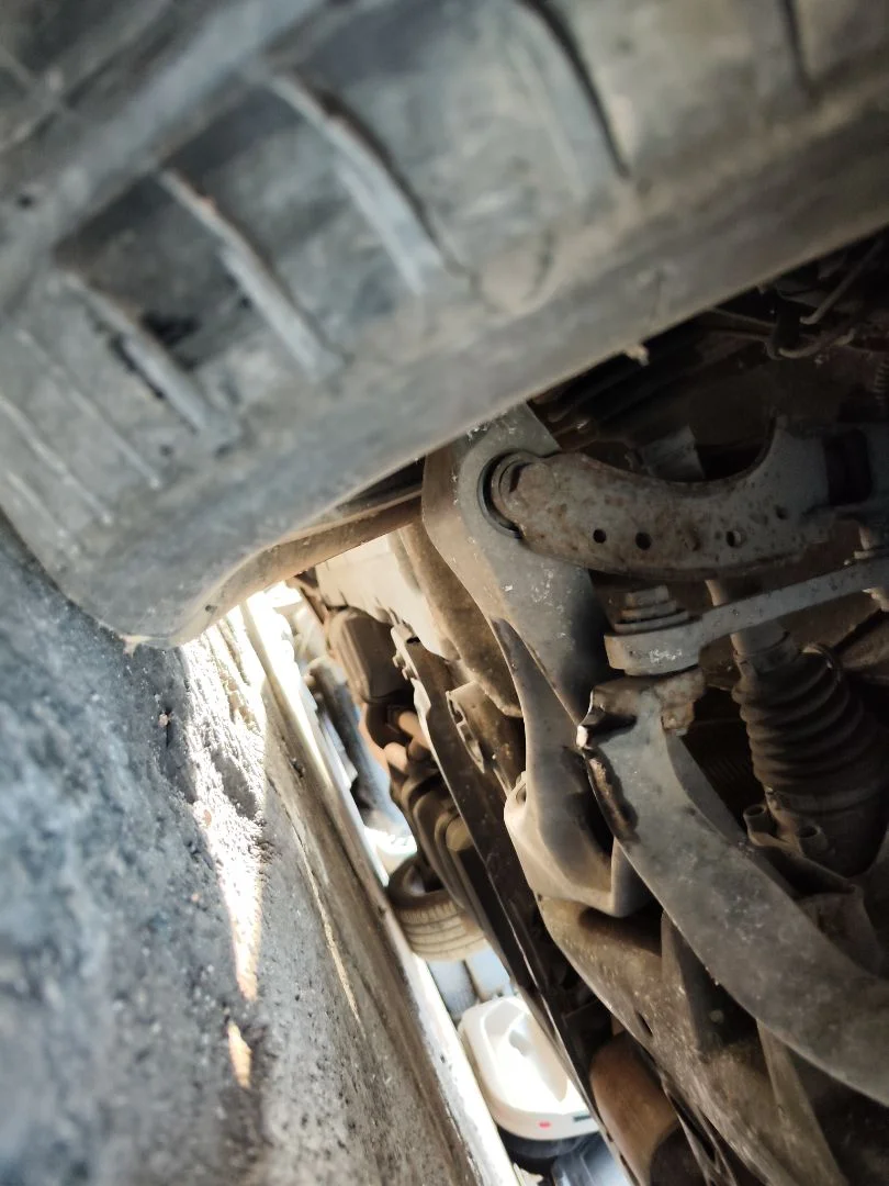 Foto de BRAZO SUSPENSION TRASERO DERECHO AUDI Q7 (4L) 3.0 V6 24V TDI (233 CV / 171 KW) referencia 7L0505311B