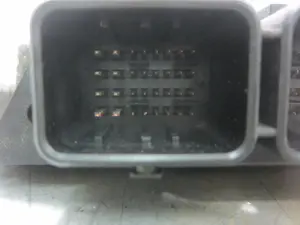 Foto de CENTRALITA MOTOR UCE CITROEN XSARA PICASSO 1.6 16V HDi (90 CV / 66 KW) referencia 9663268380 foto 3