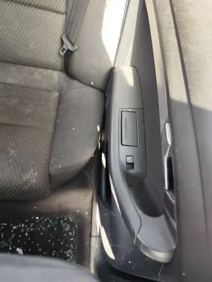 Foto de GUARNECIDO PUERTA TRASERA IZQUIERDA AUDI A6 BERLINA (4F2) 2.0 TDI (140 CV / 103 KW) referencia 4F0867303F FKZ