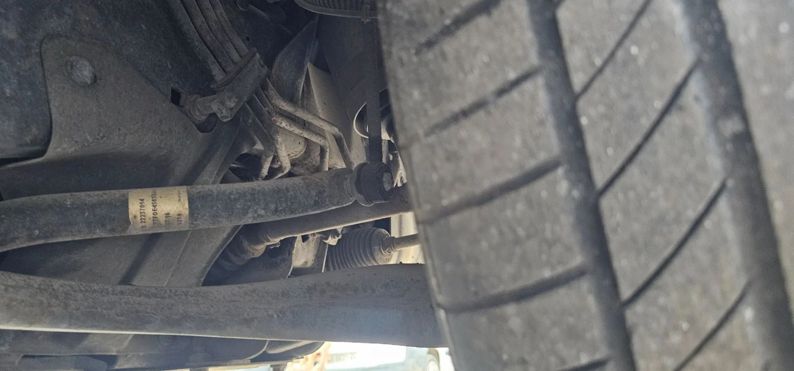 Foto de BRAZO SUSPENSION DELANTERO DERECHO LAND ROVER RANGE ROVER SPORT 3.6 TD V8 (272 CV / 200 KW) referencia LR063711