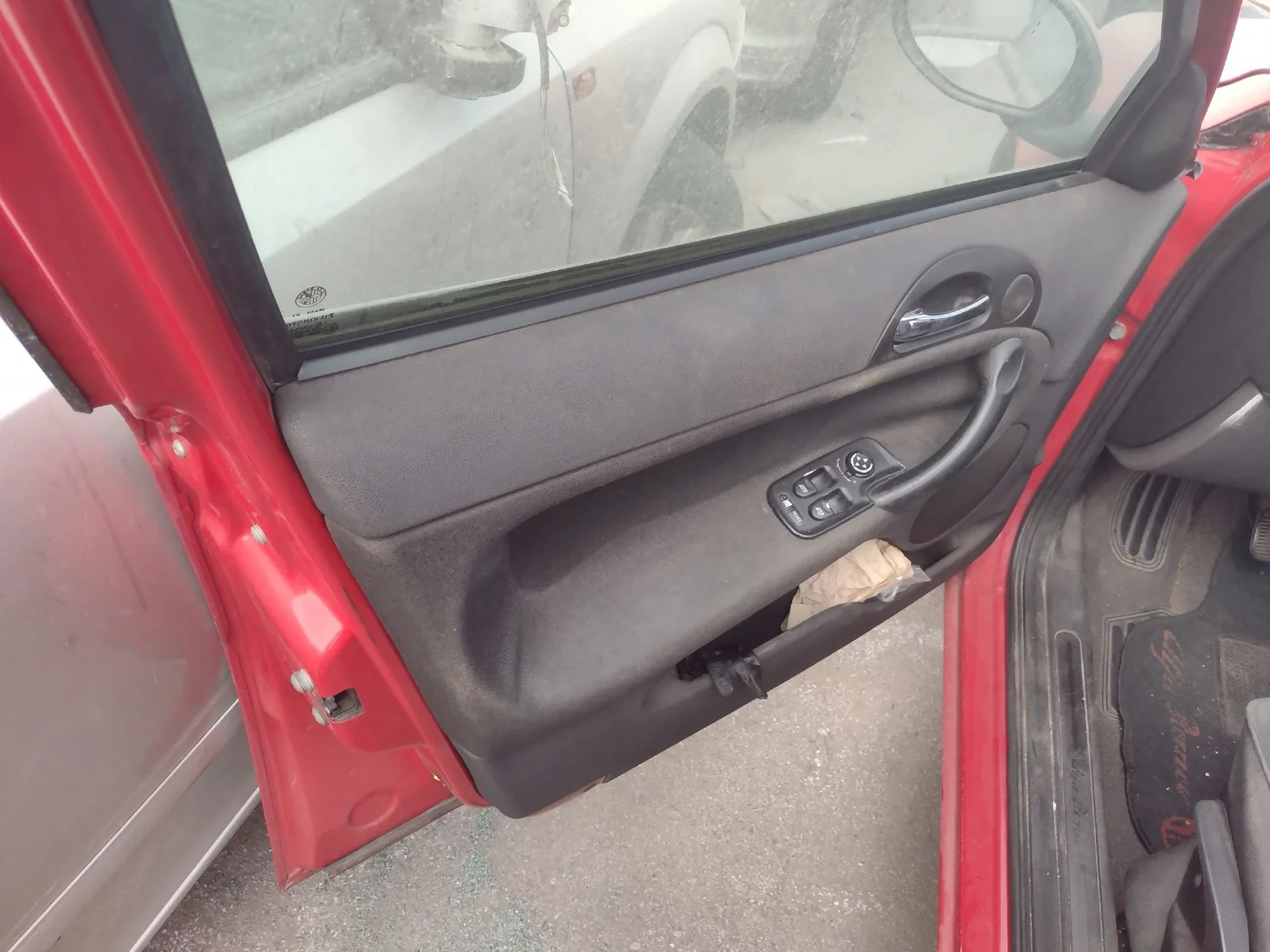 Foto de GUARNECIDO PUERTA DELANTERA IZQUIERDA ALFA ROMEO 147 (190) 1.6 16V CAT (105 CV / 77 KW) referencia 0735300629