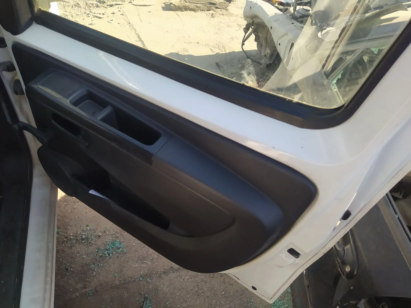 Foto de RETENEDOR PUERTA FIAT III FIORINO (225) 1.3 16V JTD CAT (75 CV / 55 KW) referencia 1354694080