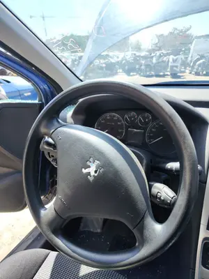 Foto de VOLANTE PEUGEOT 307 BERLINA (S2) 1.4 16V CAT (KFU / ET3J4) (88 CV / 65 KW)