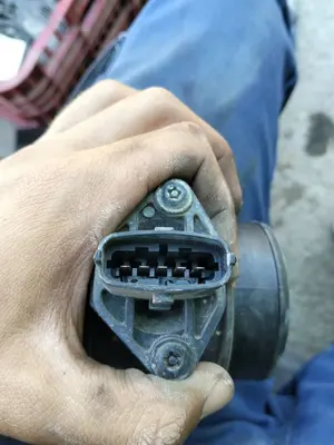 Foto de CAUDALIMETRO KIA PICANTO (SA) 1.1 CAT (65 CV / 48 KW) referencia 1 CONECTOR CON 5 PINES foto 2