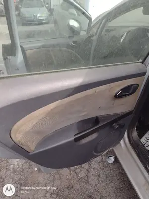 Foto de GUARNECIDO PUERTA TRASERA IZQUIERDA SEAT LEON (1P1) 1.9 TDI (105 CV / 77 KW) referencia 1P0867211  FKZ