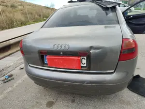 Foto de PORTON TRASERO AUDI A6 BERLINA (4B2) 2.4 V6 30V (165 CV / 121 KW) referencia 4B5827023R