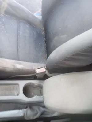 Foto de ENGANCHE CINTURON DELANTERO DERECHO FORD FOCUS BERLINA (CAP) 1.6 TDCi CAT (109 CV / 80 KW)