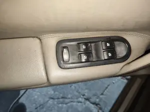 Foto de MANDO ELEVALUNAS DELANTERO IZQUIERDO RENAULT SCENIC II (JM) 1.9 dCi Diesel (120 CV / 88 KW) referencia 8200160603