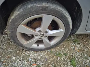 Foto de BIELETA ESTABILIZADORA TRASERA DERECHA SKODA RAPID (NH) 1.2 8V TSI (86 CV / 63 KW)