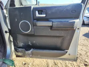 Foto de GUARNECIDO PUERTA DELANTERA DERECHA LAND ROVER DISCOVERY 2.7 Td V6 CAT (190 CV / 140 KW) referencia VBA500060