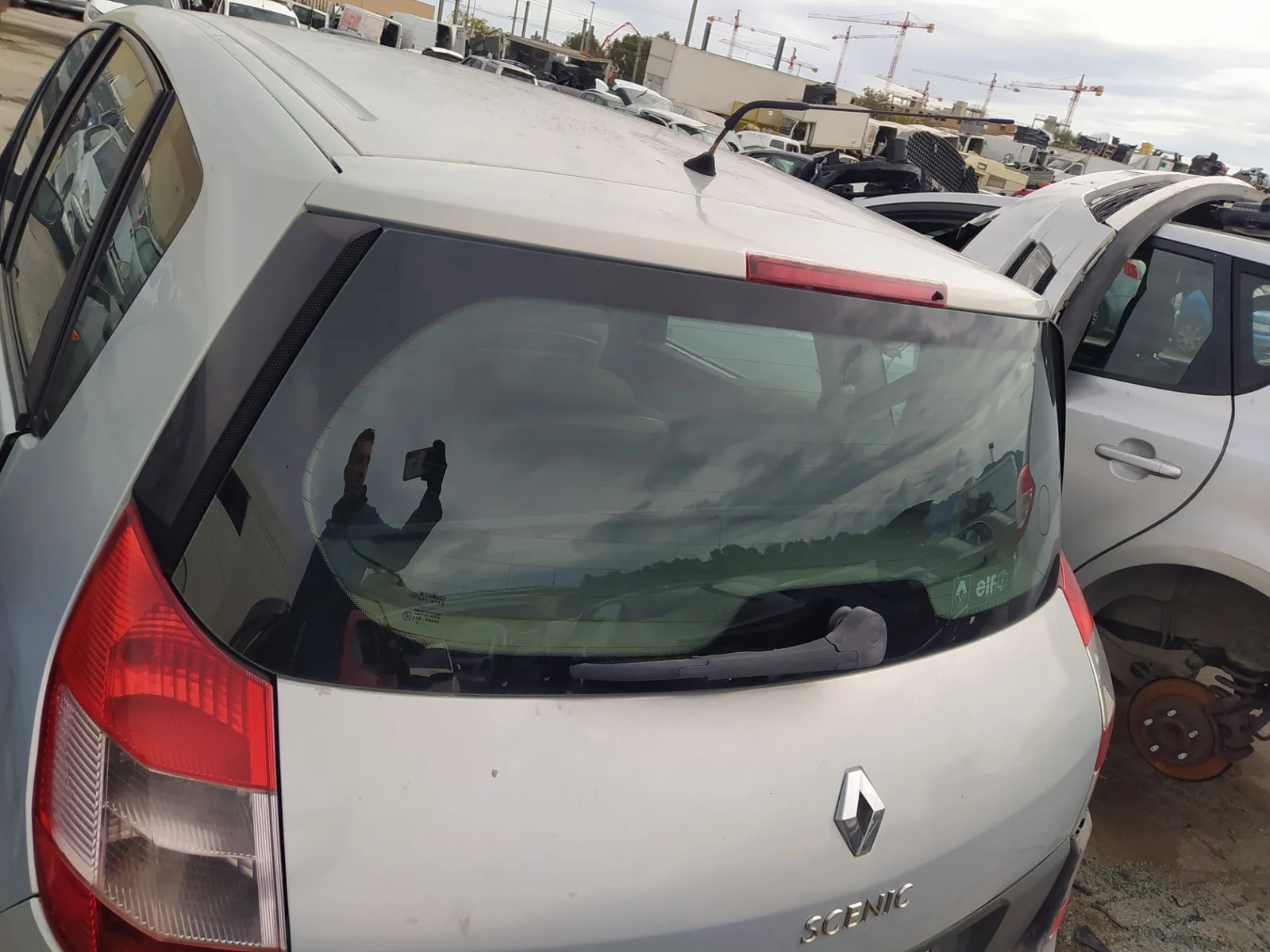 Foto de LUZ CENTRAL DE FRENO RENAULT SCENIC II (JM) 1.6 16V (113 CV / 83 KW) referencia 8200073239