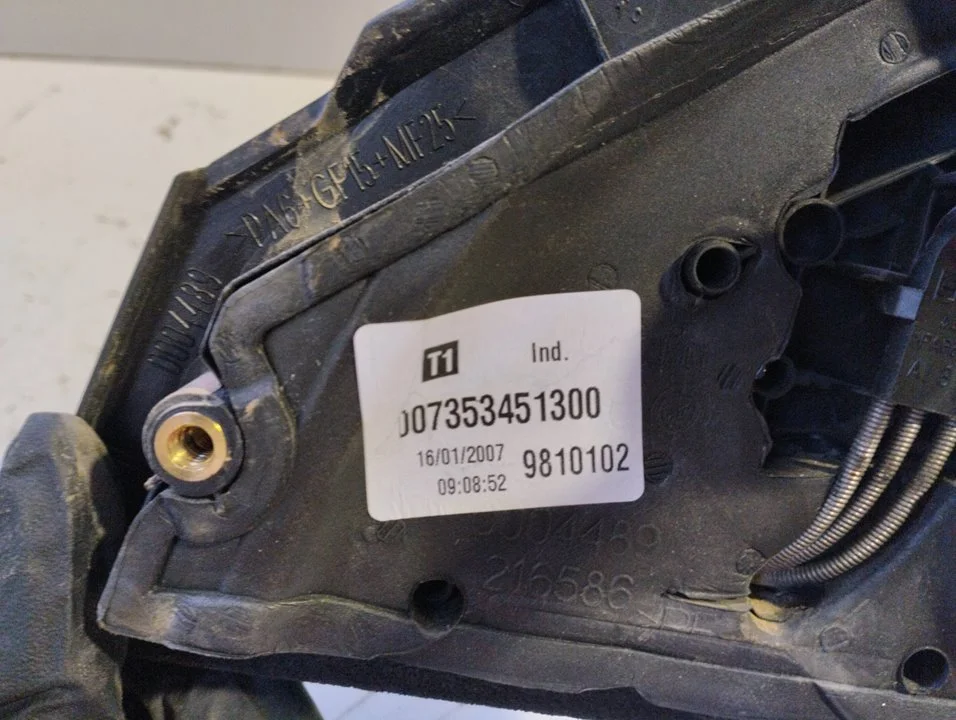 Foto de RETROVISOR DERECHO LANCIA YPSILON (101) referencia 9810102