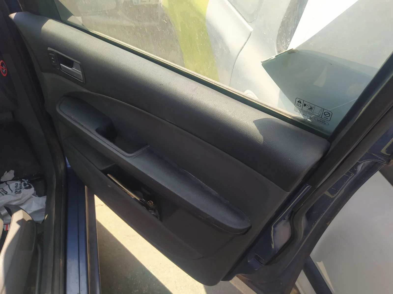 Foto de MANETA INTERIOR DELANTERA DERECHA FORD FOCUS C-MAX (CAP)(2003) 1.6 TDCi CAT (90 CV / 66 KW) referencia 1470119
