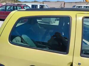 Foto de LUNA CUSTODIA TRASERA DERECHA RENAULT TWINGO I (C06) 1.2  (75 CV / 55 KW)