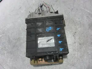 Foto de CENTRALITA MOTOR UCE VOLKSWAGEN GOLF III (1H1)(11.1991) 1.8  (75 CV / 55 KW) referencia 1H0907311E