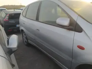 Foto de CERRADURA PUERTA DELANTERA DERECHA