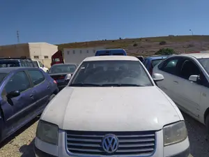 Foto de CAPO VOLKSWAGEN PASSAT BERLINA (3B3) 1.9 TDI (131 CV / 96 KW) referencia 3B0823031K