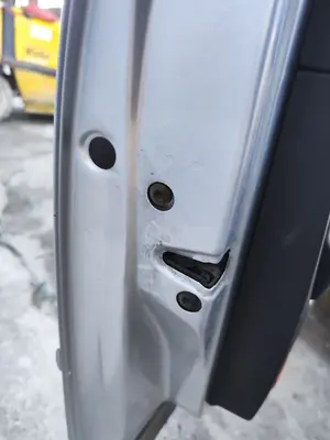 Foto de CERRADURA PUERTA DELANTERA IZQUIERDA VOLKSWAGEN GOLF IV BERLINA (1J1)(10.1997) 1.9 TDI (131 CV / 96 KW) referencia 6X1837013C