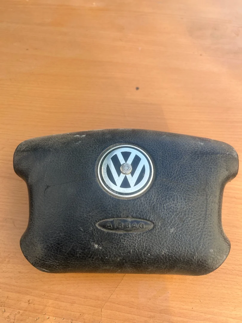 Foto de AIRBAG DELANTERO IZQUIERDO VOLKSWAGEN GOLF IV BERLINA (1J1)(10.1997) 1.9 TDI (131 CV / 96 KW) referencia X51J5M3YCIE