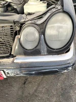 Foto de FARO IZQUIERDO MERCEDES-BENZ CLASE E (BM 210) BERLINA referencia A210820036164