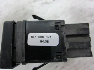 Foto de INTERRUPTOR SEAT IBIZA (6L1) 1.4 16V (86 CV / 63 KW) referencia 6L1959621 foto 3