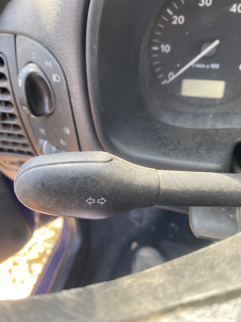 Foto de MANDO MULTIFUNCION VOLKSWAGEN POLO III (6N1) 1.4 (60 CV / 44 KW)