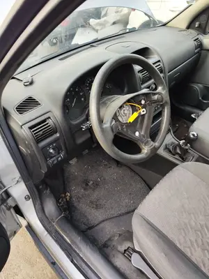 Foto de SALPICADERO OPEL ASTRA G BERLINA 1.7 16V DTI CAT (Y 17 DT / LR6) (75 CV / 55 KW) referencia 24435700