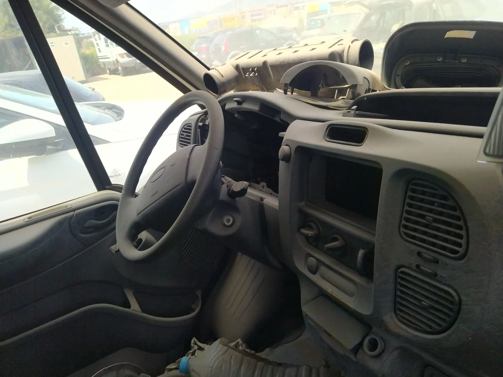 Foto de VOLANTE FORD TRANSIT FURGÓN CORTO (FY) 2.0 TDE CAT (101 CV / 74 KW) referencia 4668777