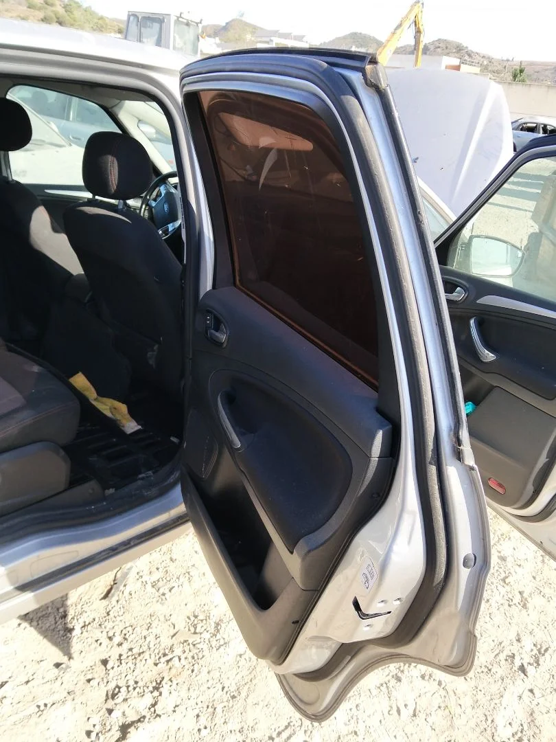 Foto de GOMAS CONTORNO PUERTA FORD S-MAX (CA1) 2.0 TDCi CAT (131 CV / 96 KW)