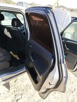 Foto de GOMAS CONTORNO PUERTA FORD S-MAX (CA1) 2.0 TDCi CAT (131 CV / 96 KW)