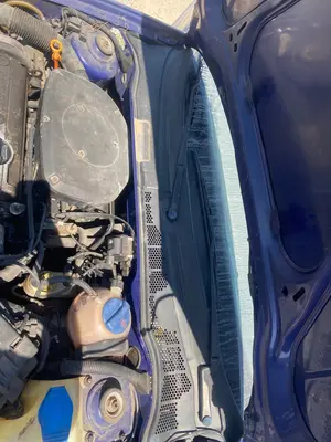 Foto de TORPEDO VOLKSWAGEN POLO III (6N1) 1.4  (60 CV / 44 KW)