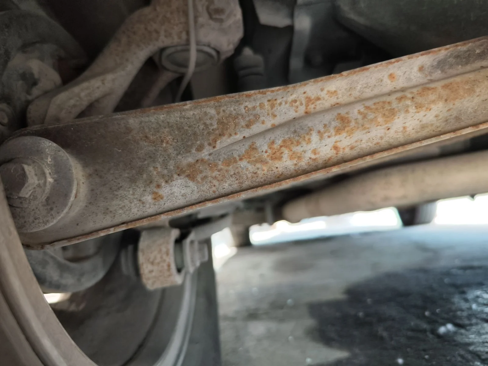 Foto de BRAZO SUSPENSION TRASERO DERECHO FORD MONDEO BERLINA (GD) 1.8 Turbodiesel CAT (90 CV / 66 KW) referencia 1054467