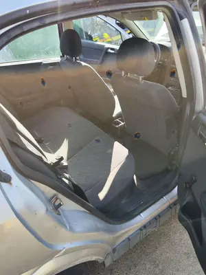 Foto de GOMAS CONTORNO PUERTA OPEL ASTRA G BERLINA 1.7 16V DTI CAT (Y 17 DT / LR6) (75 CV / 55 KW)
