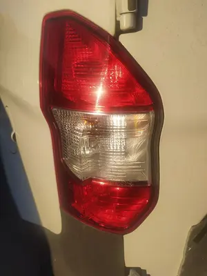 Foto de PILOTO TRASERO IZQUIERDO FORD TRANSIT COURIER (C4A) 1.5 TDCi CAT (95 CV / 70 KW) referencia ET7613405AD