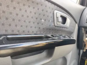 Foto de MANETA INTERIOR DELANTERA IZQUIERDA KIA CARENS (RS) 1.8 16V CAT (126 CV / 93 KW) referencia 0K2FA59330FKZ