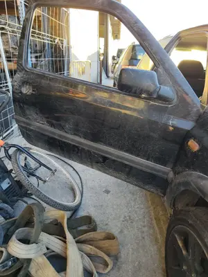 Foto de PUERTA DELANTERA DERECHA VOLKSWAGEN GOLF III (1H1)(11.1991) 1.9 TDI (110 CV / 81 KW) referencia 1H3831056A foto 2