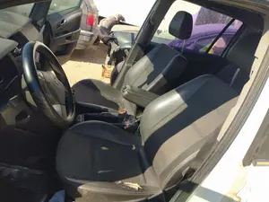 Foto de CINTURON SEGURIDAD DELANTERO IZQUIERDO OPEL ZAFIRA B 1.9 CDTI (120 CV / 88 KW) referencia 13242304