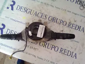 Foto de MANDO MULTIFUNCION NISSAN PRIMERA BERLINA (P12) referencia AV665