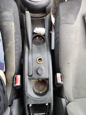Foto de CENICERO CITROEN C4 BERLINA 1.6 16V HDi FAP (109 CV / 80 KW)