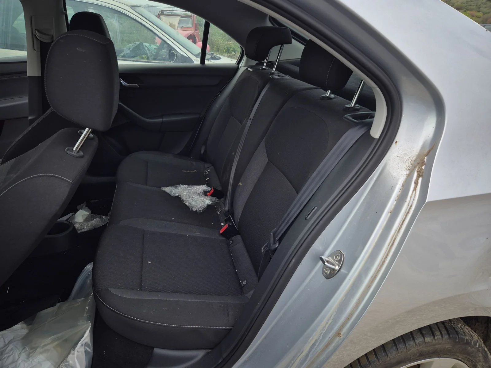 Foto de CINTURON SEGURIDAD TRASERO IZQUIERDO SKODA RAPID (NH) 1.2 8V TSI (86 CV / 63 KW)