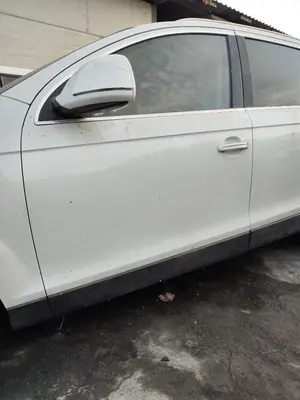 Foto de PUERTA DELANTERA IZQUIERDA AUDI Q7 (4L) 3.0 V6 24V TDI (233 CV / 171 KW) referencia 4L0831051A