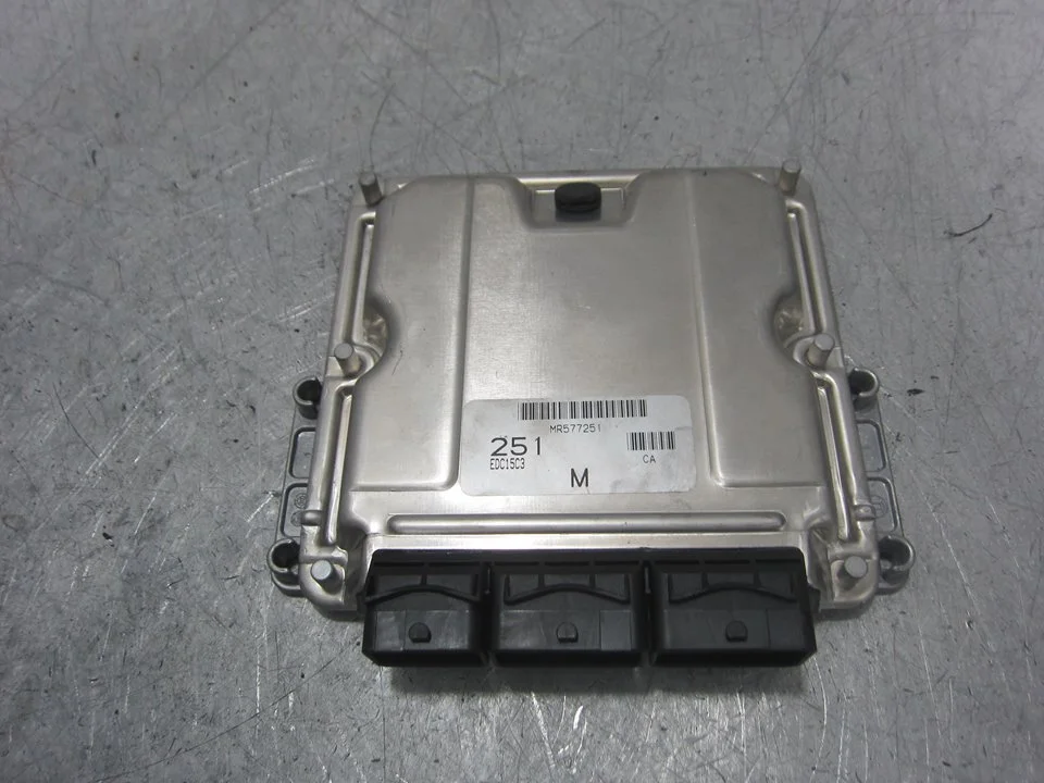 Foto de CENTRALITA MOTOR UCE MITSUBISHI SPACE STAR (DG0) 1.9 DI-D CAT (102 CV / 75 KW) referencia 0281011611