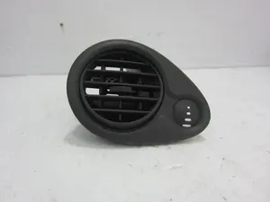 Foto de REJILLA AIREADORA RENAULT CLIO III 1.5 dCi Diesel (106 CV / 78 KW) referencia 220407