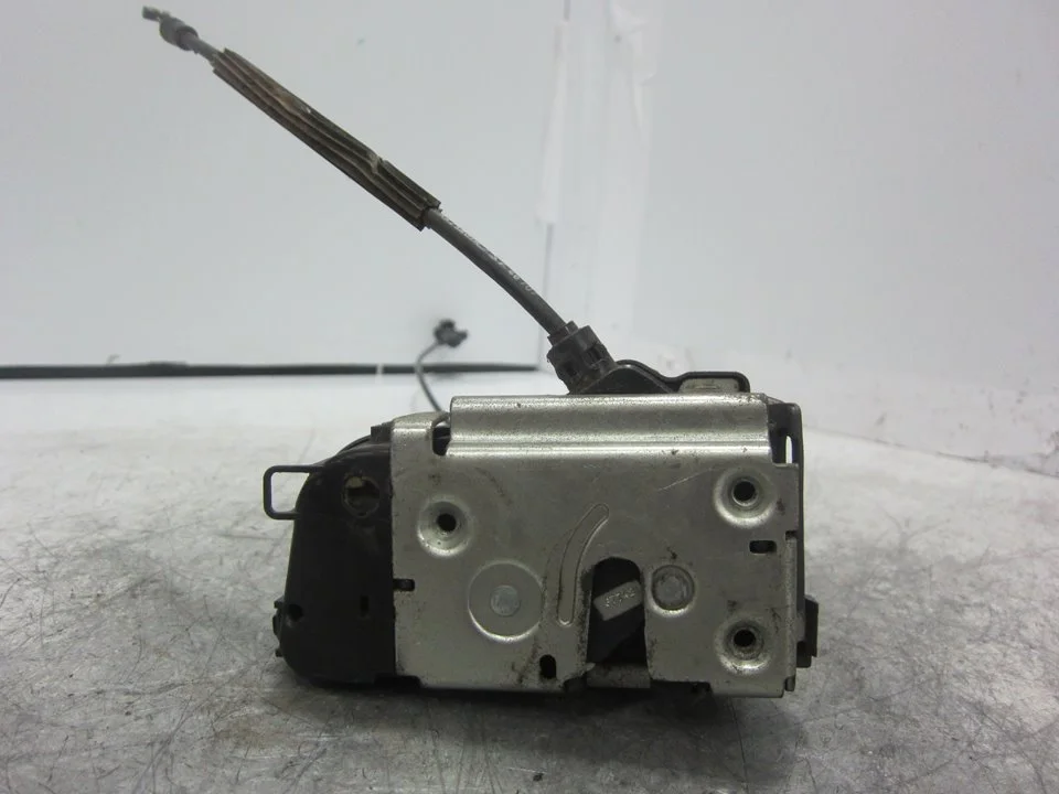 Foto de CERRADURA PUERTA TRASERA DERECHA RENAULT SCENIC III (JZ) referencia 119332